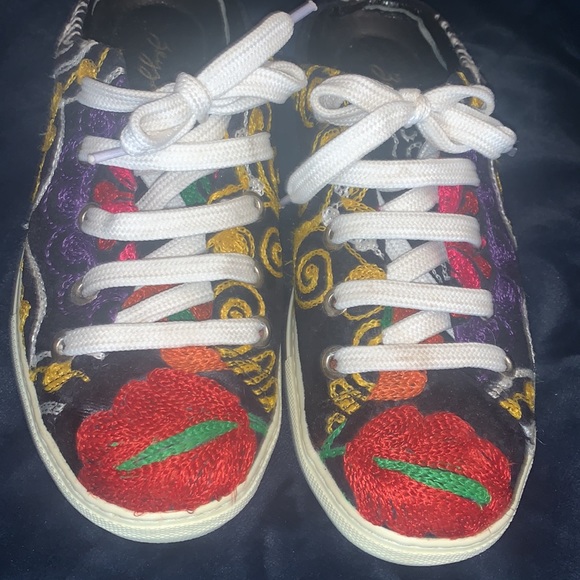 Zayzani slip on shoes hand woven designer no two pairs are the same - Picture 3 of 4